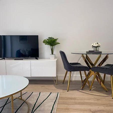 Roomotel - Broadoaks Apartments 索利赫尔 外观 照片