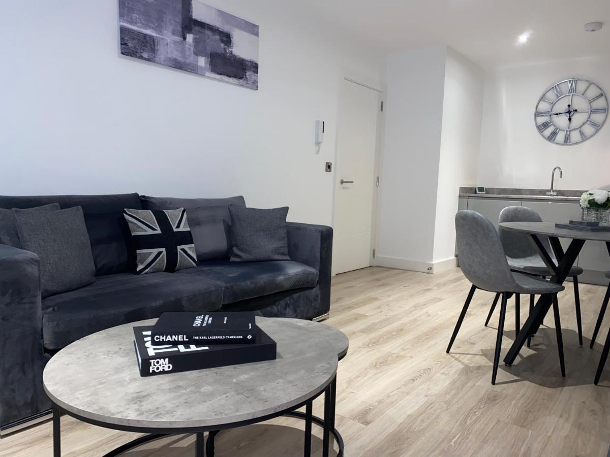 Roomotel - Broadoaks Apartments 索利赫尔 外观 照片