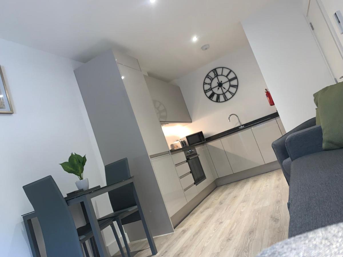 Roomotel - Broadoaks Apartments 索利赫尔 外观 照片