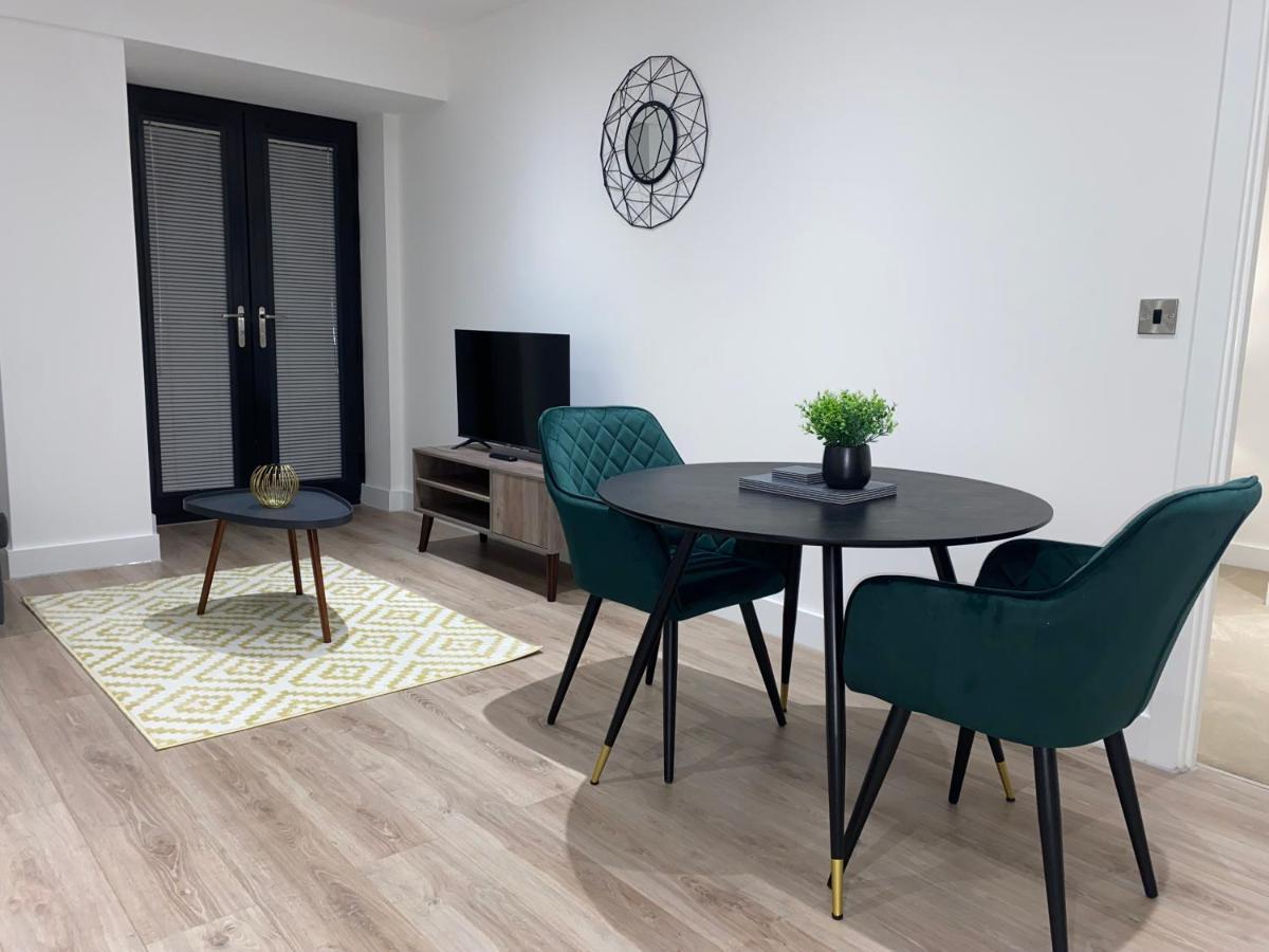 Roomotel - Broadoaks Apartments 索利赫尔 外观 照片