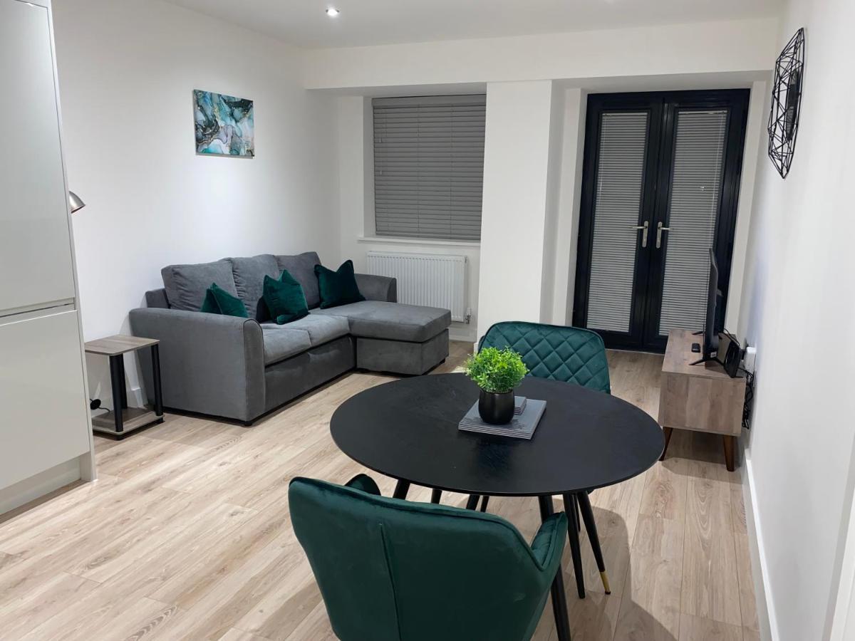 Roomotel - Broadoaks Apartments 索利赫尔 外观 照片