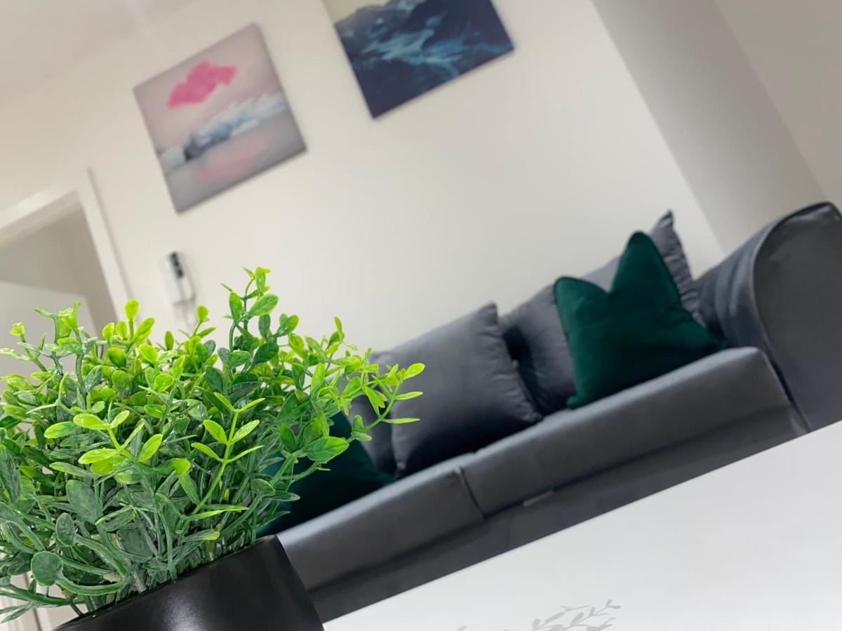 Roomotel - Broadoaks Apartments 索利赫尔 外观 照片