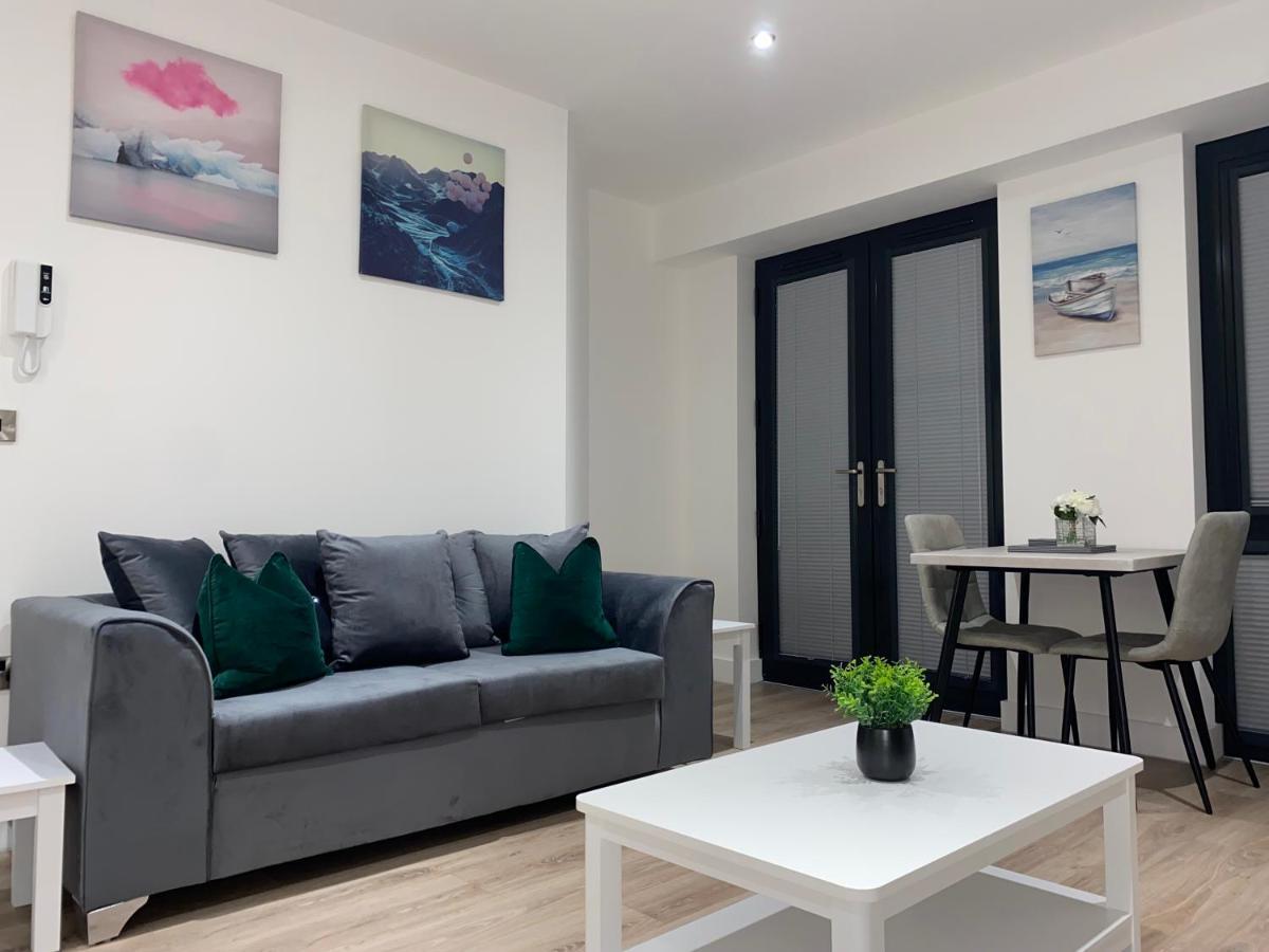 Roomotel - Broadoaks Apartments 索利赫尔 外观 照片
